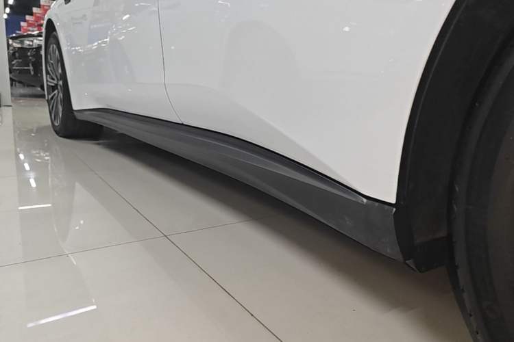 Used Nio ET5T 2024 75kWh Touring Left Side Sill
