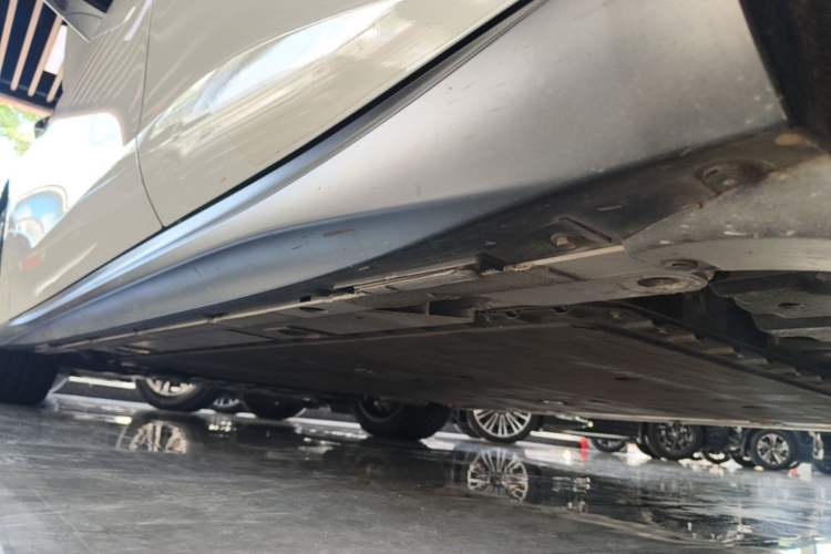 Used Nio ET5T 2024 75kWh Touring Left Side Sill