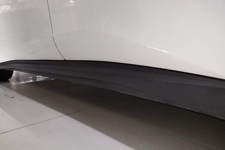 Used Nio ET5T 2024 75kWh Touring Left Side Sill