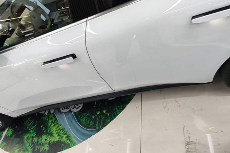Used Nio ET5T 2024 75kWh Touring Left Side Sill