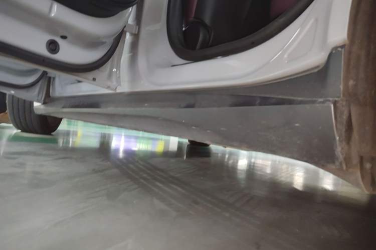 Used Nio ET5T 2024 75kWh Touring Left Side Sill