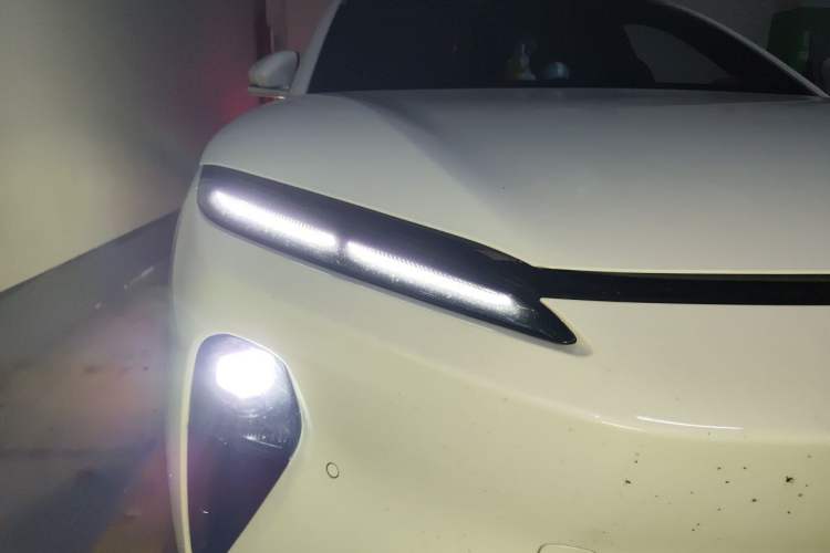 Used Nio ET5T 2024 75kWh Touring Right Front Headlight