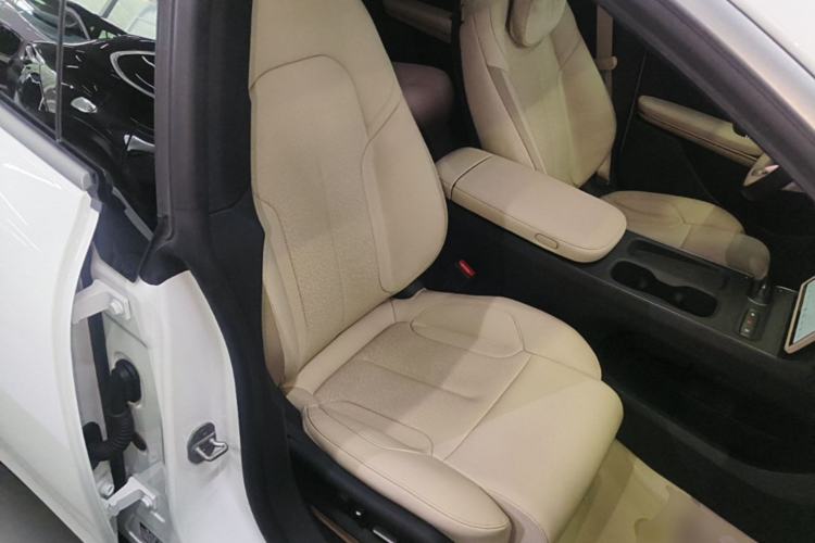 Used Nio ET5T 2024 75kWh Touring Right Front Seat
