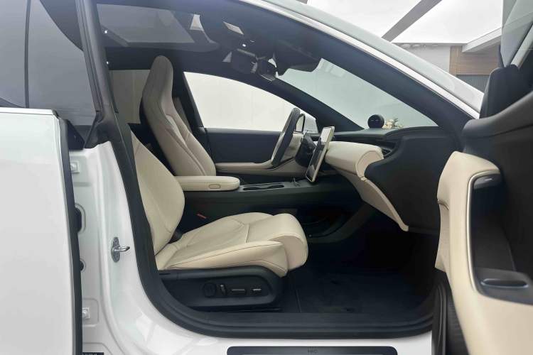 Used Nio ET5T 2024 75kWh Touring Right Front Seat