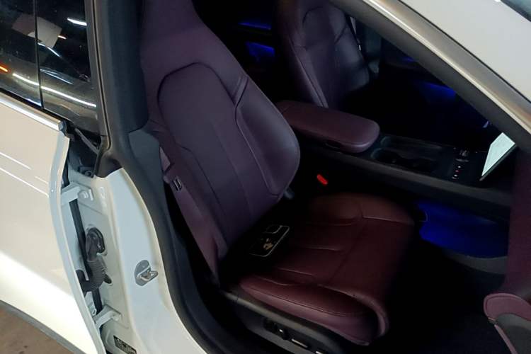 Used Nio ET5T 2024 75kWh Touring Right Front Seat