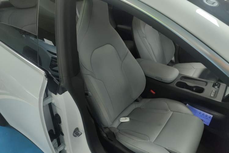 Used Nio ET5T 2024 75kWh Touring Right Front Seat