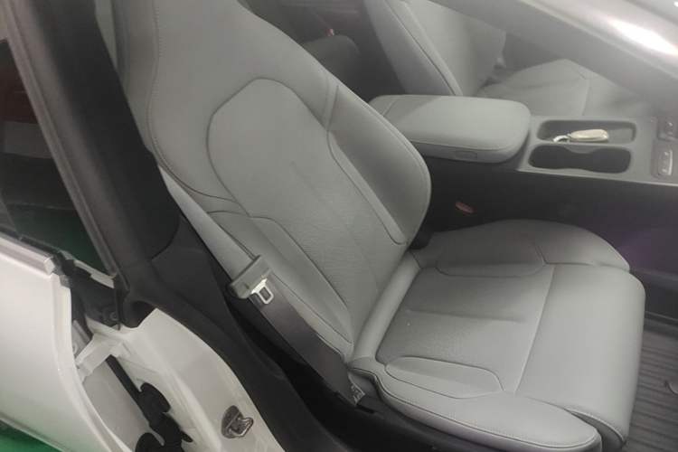 Used Nio ET5T 2024 75kWh Touring Right Front Seat