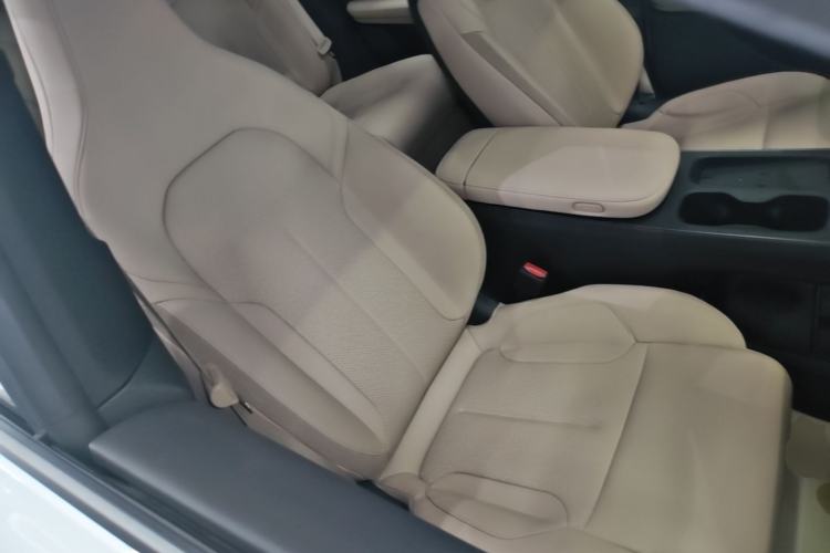 Used Nio ET5T 2024 75kWh Touring Right Front Seat