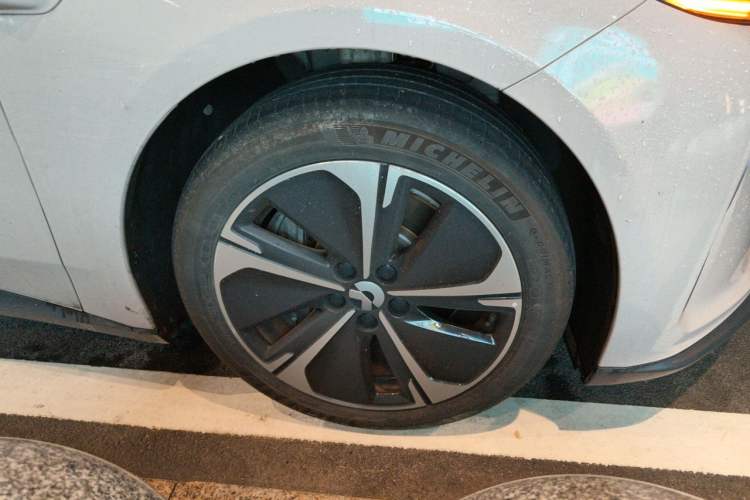 Used Nio ET5T 2024 75kWh Touring Right Front Wheel Hub