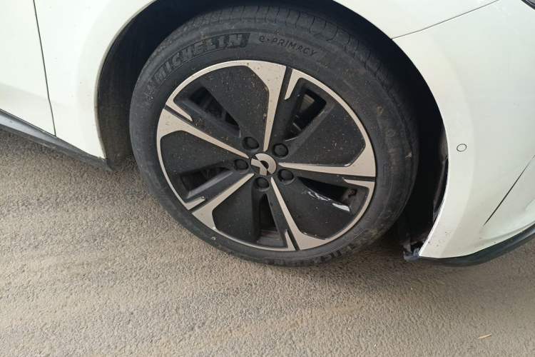 Used Nio ET5T 2024 75kWh Touring Right Front Wheel Hub