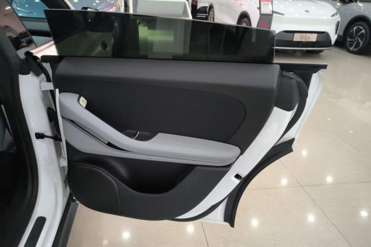 Used Nio ET5T 2024 75kWh Touring Right Rear Door Interior