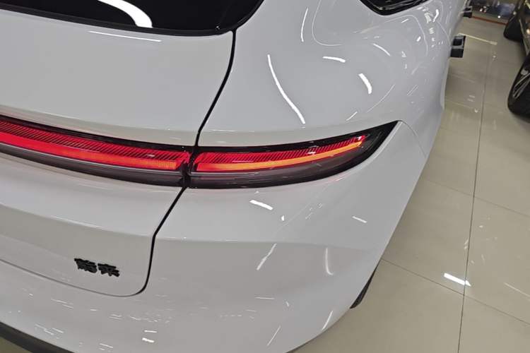 Used Nio ET5T 2024 75kWh Touring Right Rear Taillight