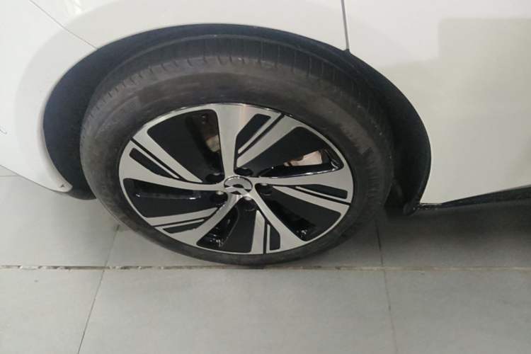 Used Nio ET5T 2024 75kWh Touring Right Rear Wheel Hub