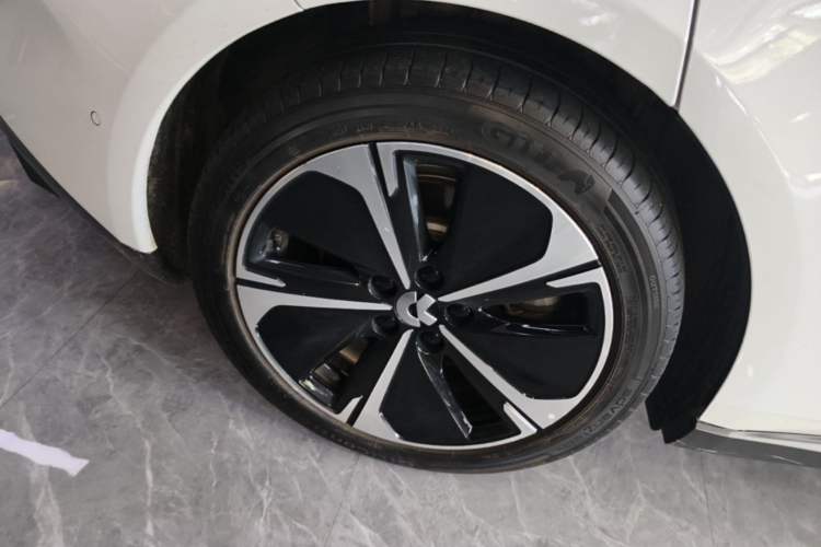Used Nio ET5T 2024 75kWh Touring Right Rear Wheel Hub