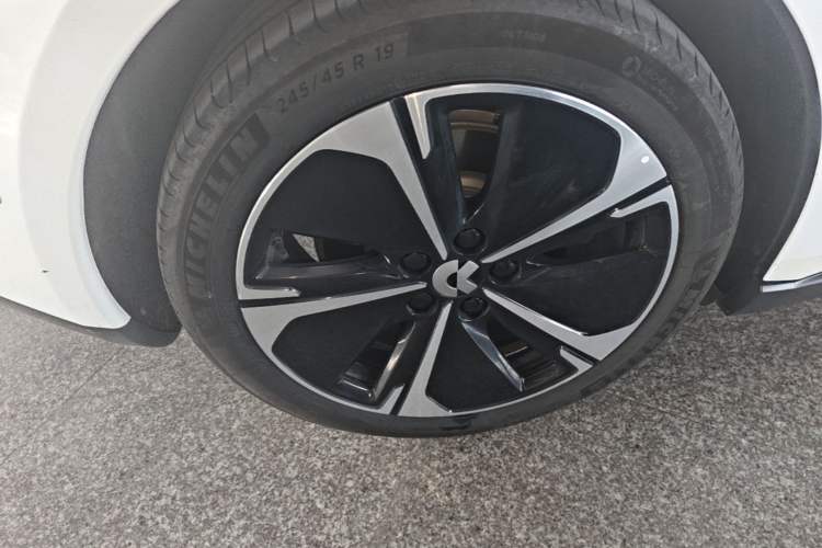 Used Nio ET5T 2024 75kWh Touring Right Rear Wheel Hub