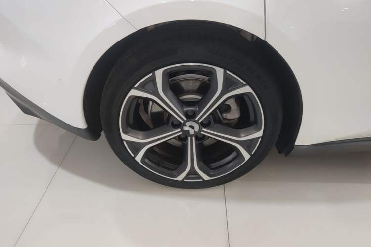 Used Nio ET5T 2024 100kWh Touring Right Rear Wheel Hub