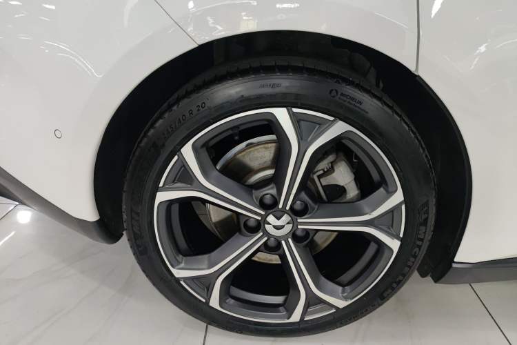 Used Nio ET5T 2024 75kWh Touring Right Rear Wheel Hub