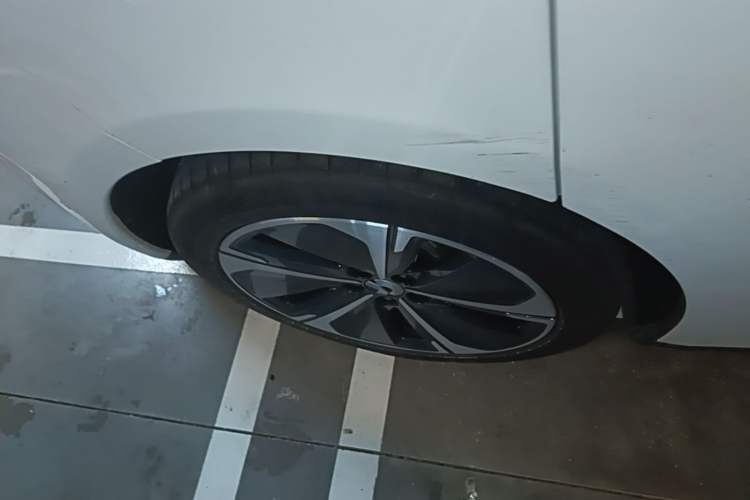 Used Nio ET5T 2024 75kWh Touring Right Rear Wheel Hub