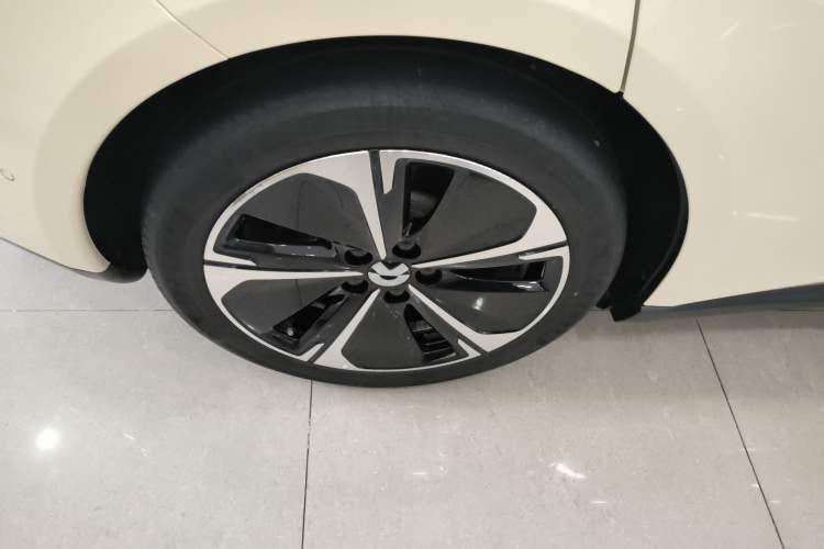 Used Nio ET5T 2024 75kWh Touring Right Rear Wheel Hub