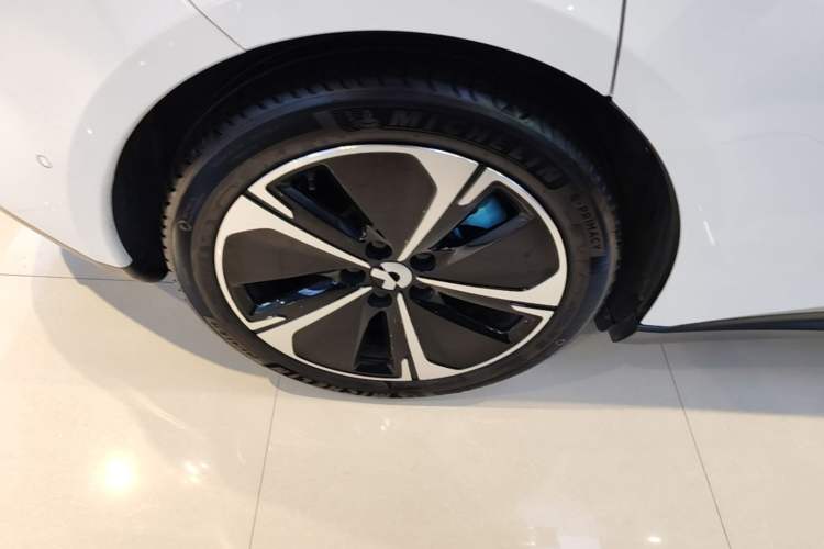 Used Nio ET5T 2024 75kWh Touring Right Rear Wheel Hub
