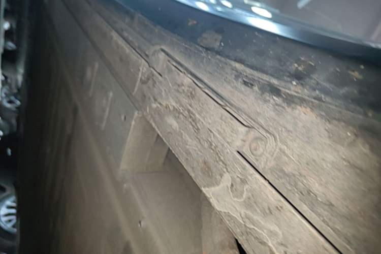 Used Nio ET5T 2024 75kWh Touring Right Side Sill