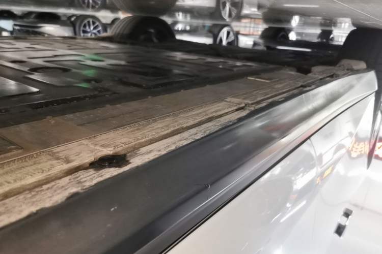Used Nio ET5T 2024 75kWh Touring Right Side Sill