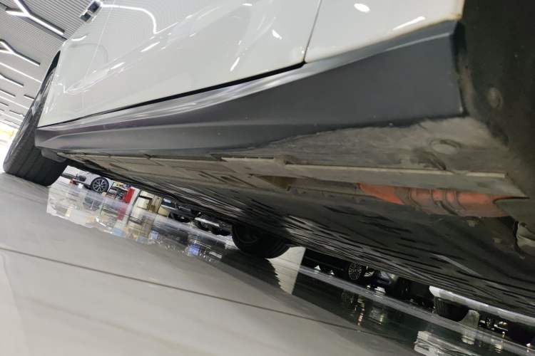 Used Nio ET5T 2024 75kWh Touring Right Side Sill
