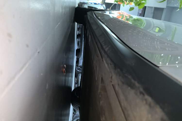 Used Nio ET5T 2024 75kWh Touring Right Side Sill