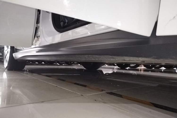 Used Nio ET5T 2024 75kWh Touring Right Side Sill