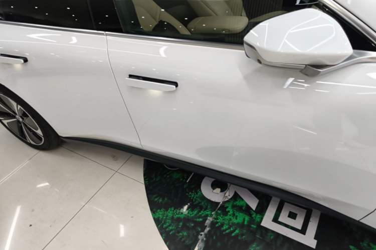 Used Nio ET5T 2024 75kWh Touring Right Side Sill