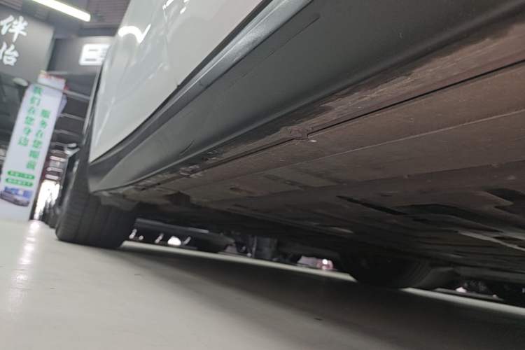 Used Nio ET5T 2024 75kWh Touring Right Side Sill