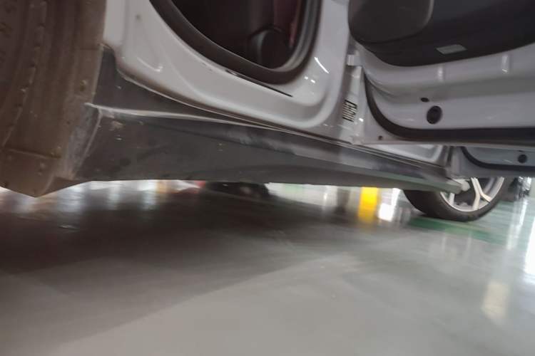 Used Nio ET5T 2024 75kWh Touring Right Side Sill