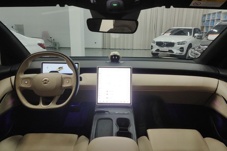 Used Nio ET5T 2024 75kWh Touring Center Console