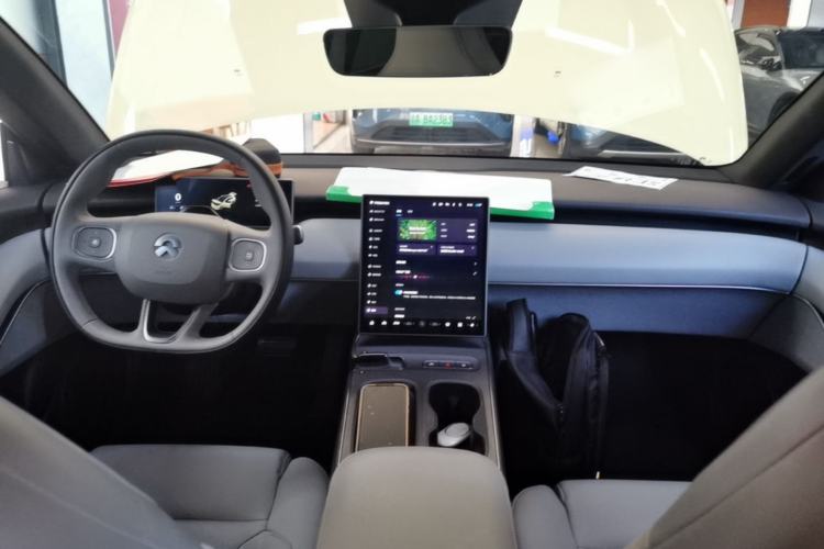 Used Nio ET5T 2024 75kWh Touring Center Console