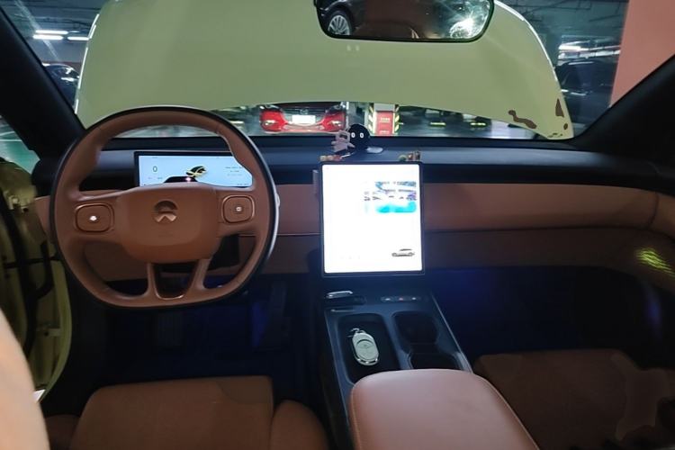 Used Nio ET5T 2024 75kWh Touring Center Console