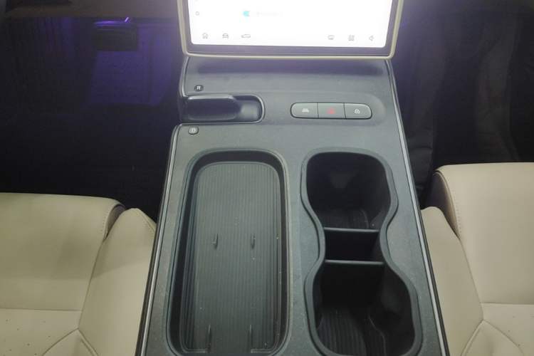 Used Nio ET5T 2024 75kWh Touring Gear Lever