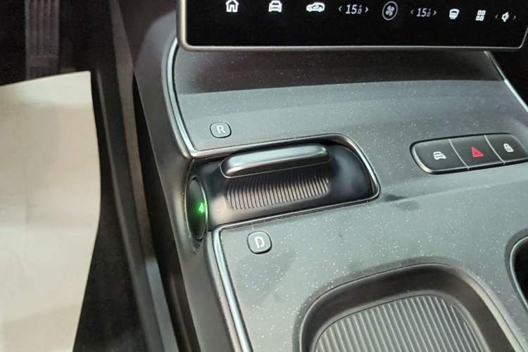 Used Nio ET5T 2024 75kWh Touring Gear Lever