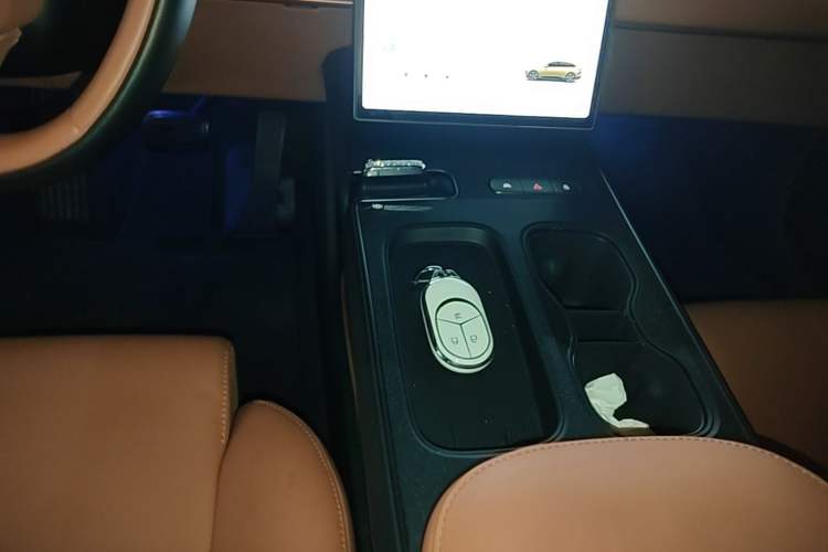 Used Nio ET5T 2024 75kWh Touring Gear Lever