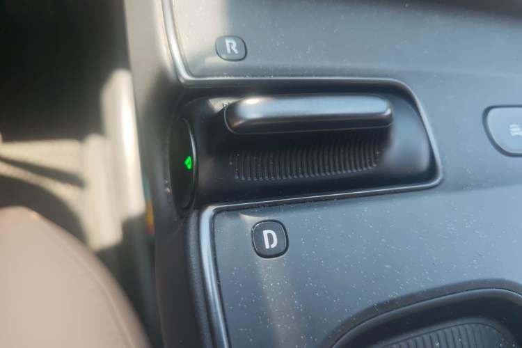Used Nio ET5T 2024 75kWh Touring Gear Lever