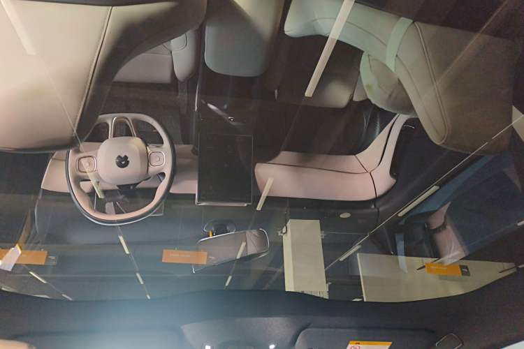 Used Nio ET5T 2024 75kWh Touring Headliner