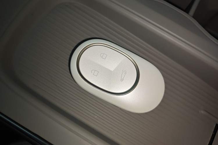 Used Nio ET5T 2024 75kWh Touring Interior 1