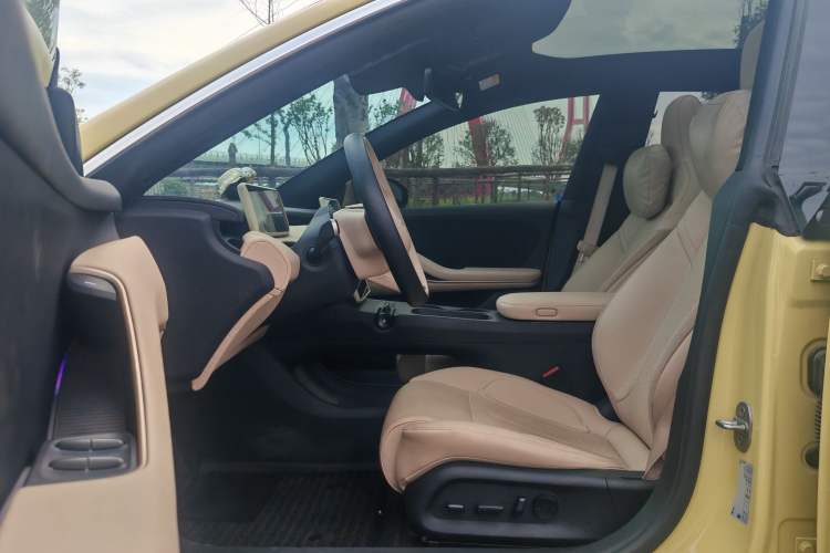 Used Nio ET5T 2024 75kWh Touring Interior 2
