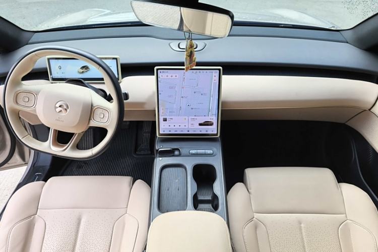 Used Nio ET5T 2024 75kWh Touring Interior 2