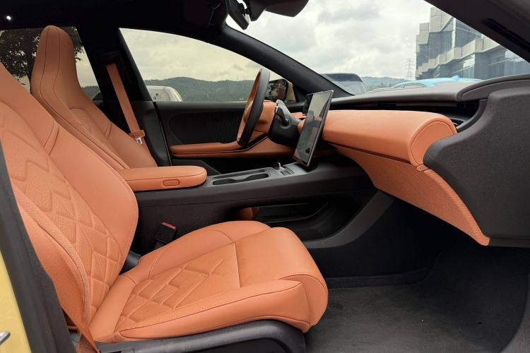 Used Nio ET5T 2024 75kWh Touring Interior 7
