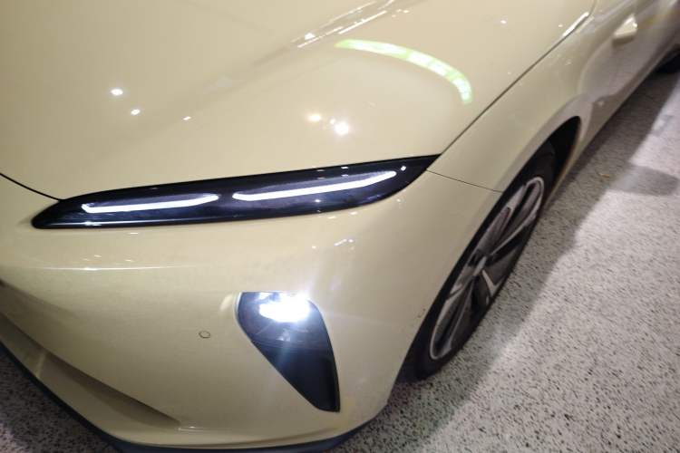 Used Nio ET5T 2024 75kWh Touring Left Front Headlight