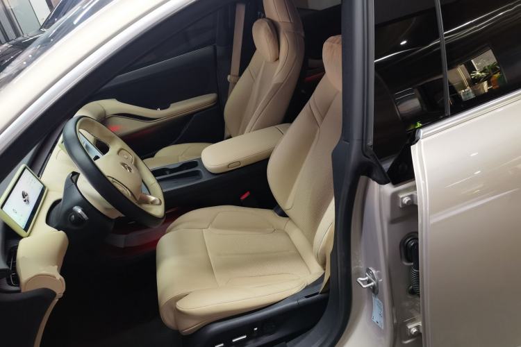 Used Nio ET5T 2024 75kWh Touring Left Front Seat