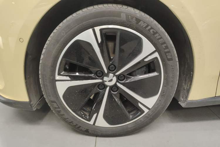 Used Nio ET5T 2024 75kWh Touring Left Front Wheel Hub