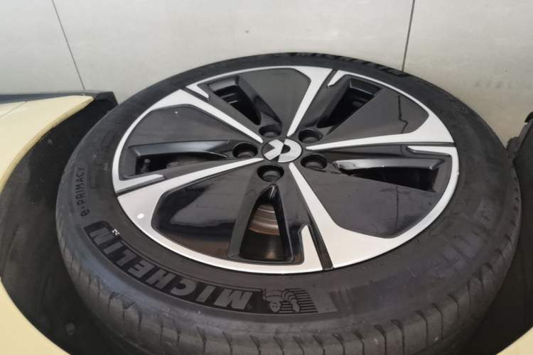 Used Nio ET5T 2024 75kWh Touring Left Front Wheel Hub