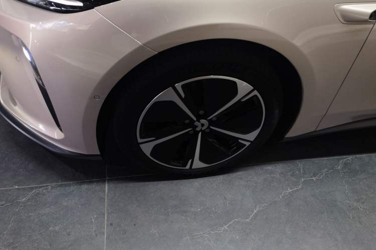 Used Nio ET5T 2024 75kWh Touring Left Front Wheel Hub