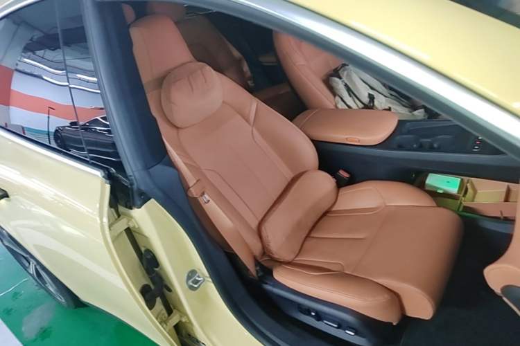 Used Nio ET5T 2024 75kWh Touring Right Front Seat